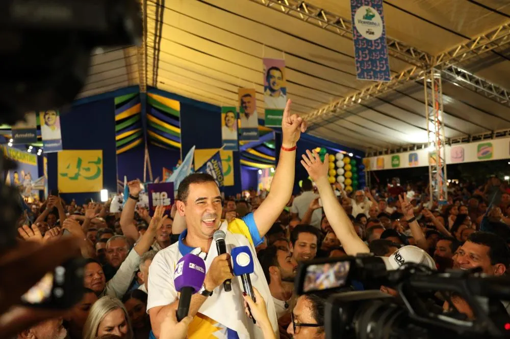 Vicentinho é oficializado candidato ao Governo em cima de carro de som no meio do povo