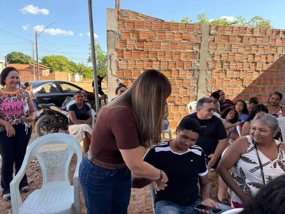 Dulce Miranda participa de reunião política em Araguatins e pede confiança em seu trabalho; veja vídeo