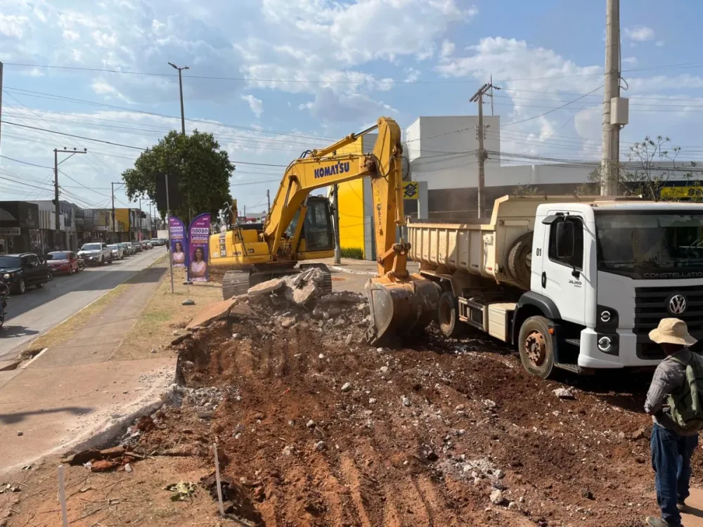 Requalificação da Avenida Tocantins amplia faixa de circulação em novo trecho.