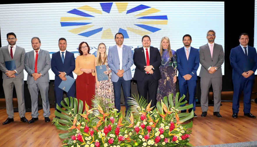 Governador Wanderlei Barbosa empossa novos procuradores do Estado