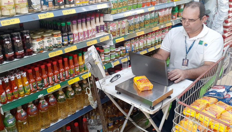 Agência de Metrologia realiza operação orientativa em supermercados varejistas e atacadistas