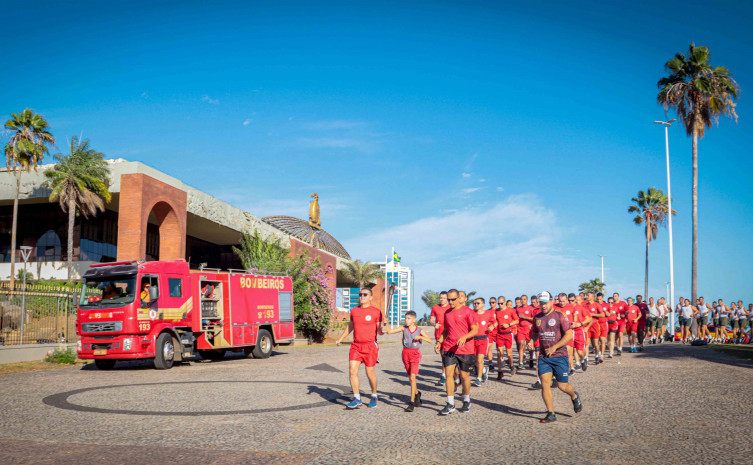 Governo do Tocantins abre comemorações da Semana do Bombeiro Militar com a tradicional corrida da Tocha pelas ruas da Capital