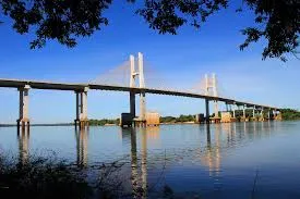 Draga bate em pilastra de ponte e afunda no rio Tocantins