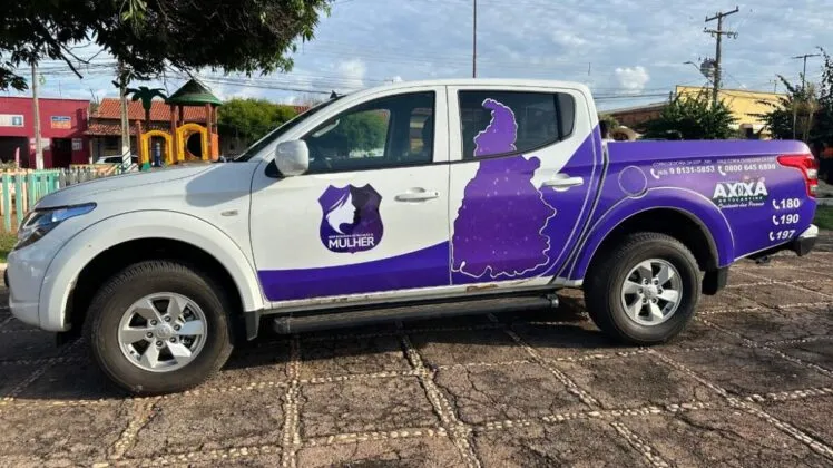 Prefeito de Axixá Dr. Auri sancionou a lei criando Secretaria da Mulher e veículo é entregue para dar suporte à nova pasta